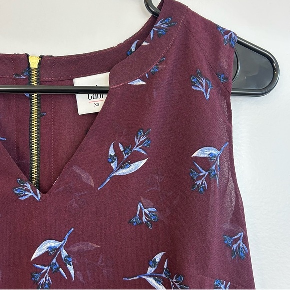 CAbi Icy Floral Burgundy Sleeveless V-neck Flowy Blouse/Tank Size XS - Picture 7 of 11